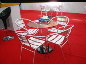 签约洽谈桌椅租赁 深圳新兴礼仪租赁服务公司的专业解决方案